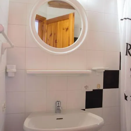 Ca' Pignoi-5 By Interhome شقة غارْدا